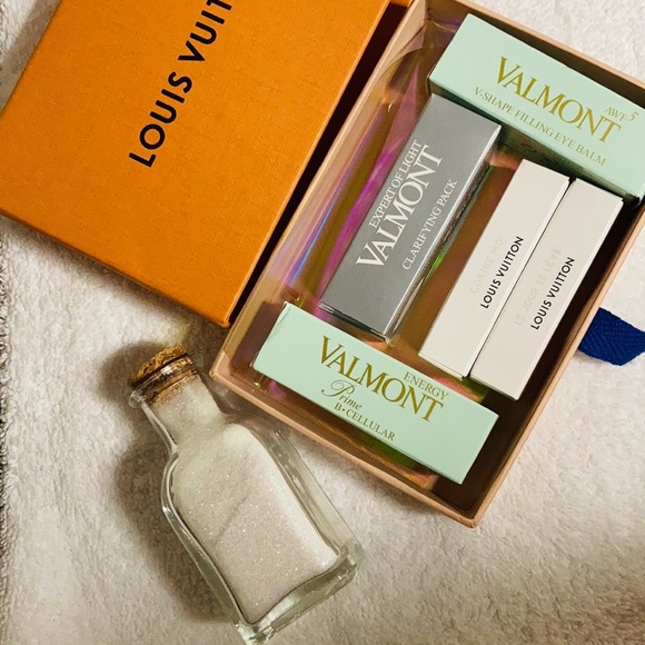 SEASONAL LISTING❄️HOLIDAY GIFT High End Beauty LOT ✨includes crybaby perfume!🎀 - Picture 15 of 16